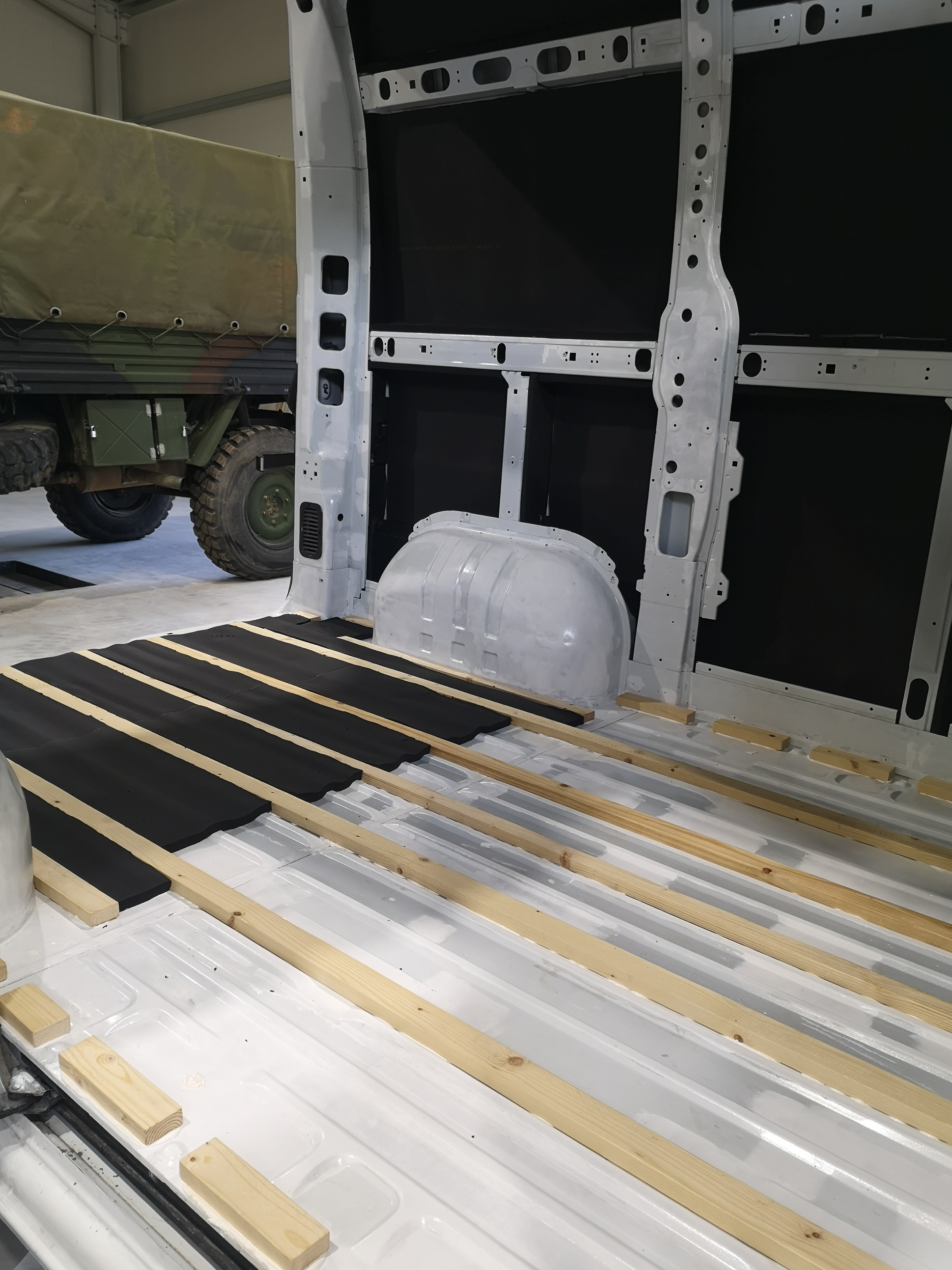 Floor of the van is insulated with Armaflex; Photo: Dejacamper